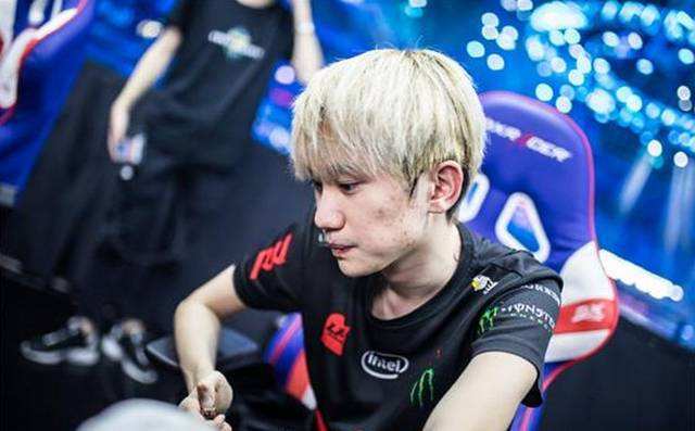 尼克劳斯与 尼克劳斯与